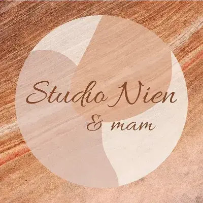 logo Studio Nien en Mam